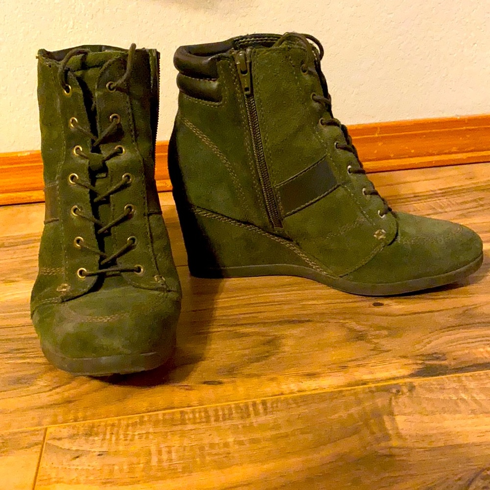 Naturalizer suede wedges